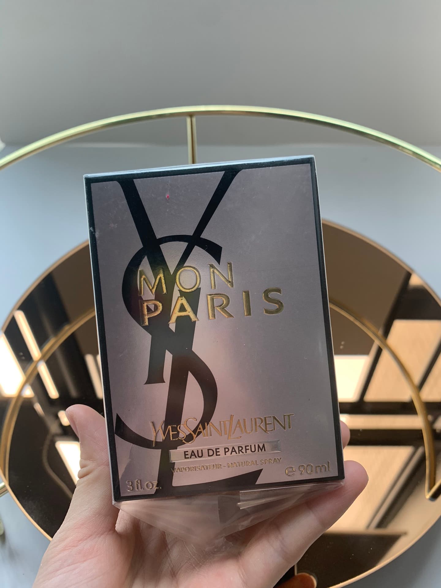 Mingtong Edition YSL Yves Saint Laurent Reversed Paris Eau de Parfum 90ml, sweet but not greasy yet refreshing, haunting and haunting, making you lose your mind💫Warm and charming with a girlish sweetness💖It is both romantic, elegant and layered~~The fragrance is rich and sweet🥰Love and joy❤❤