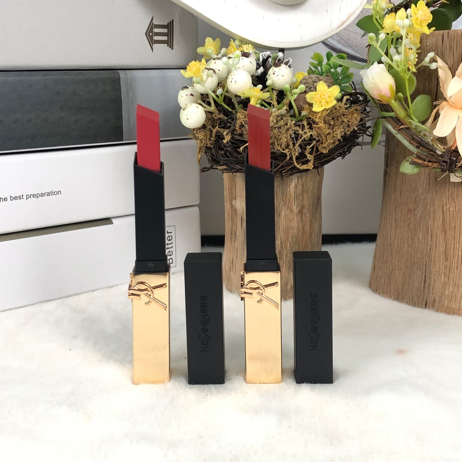 Counter quality YSL Christmas embossed limited edition small gold bar lipstick. Color number in stock: 1966 irreproducible red brown-21 uninhibited retro red-28 high-end carrot