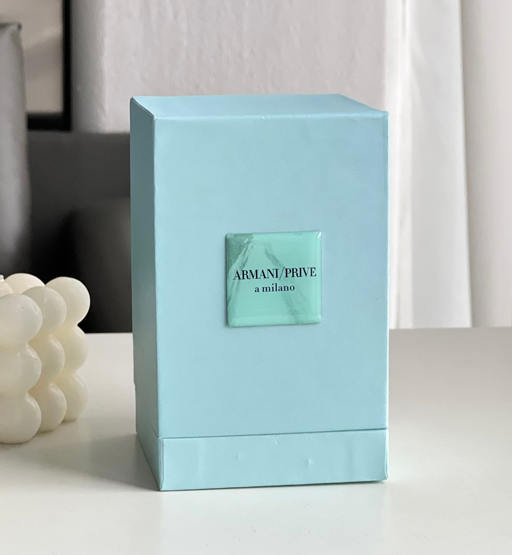 Original quality Armani "22-year new limited edition" Private Milan perfume 💦 Private Milan revolves around the core of lavender. The floral fragrance gives the perfume strength and unique soft color, all wrapped in cypress resin. The unique symbol of the Mediterranean - iris as the base note, subtle but strong, delicate texture ~ ✨Top note: elemi ✨Middle note: lavender, cypress ✨Base note: iris, white musk