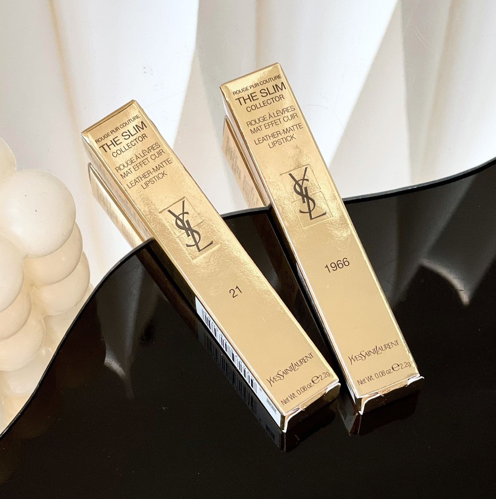 Counter quality YSL Christmas embossed limited edition small gold bar lipstick. Color number in stock: 1966 irreproducible red brown-21 uninhibited retro red-28 high-end carrot