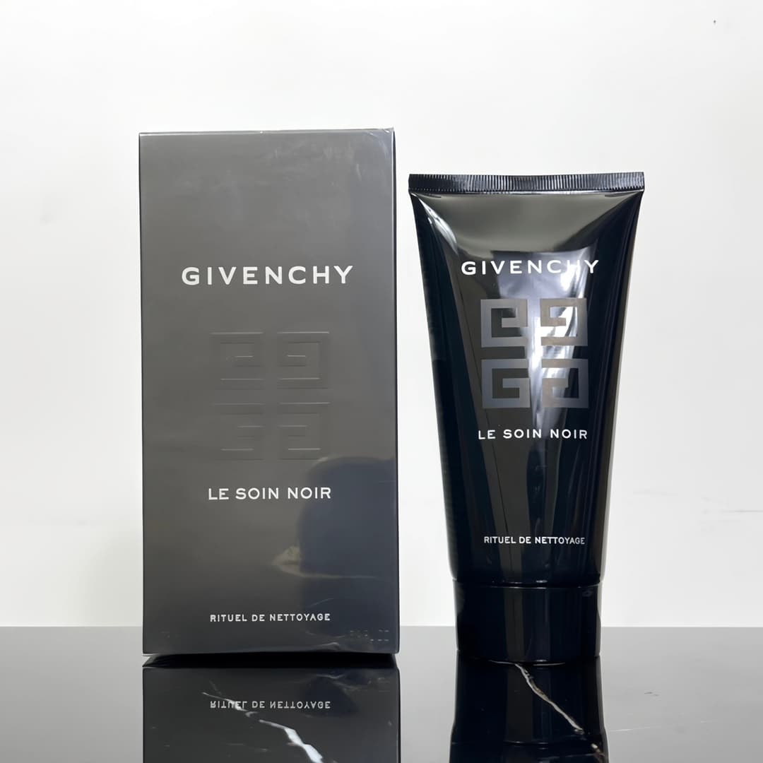 Givenchy Black Algae Cleansing Milk 175ml. This Givenchy Black Algae Refining Cleansing Milk is from Givenchy's high-end line. It smells very nice, refreshing and sweet. It spreads easily, has a gel-like texture, and emulsifies quickly. It usually only removes foundation very well
