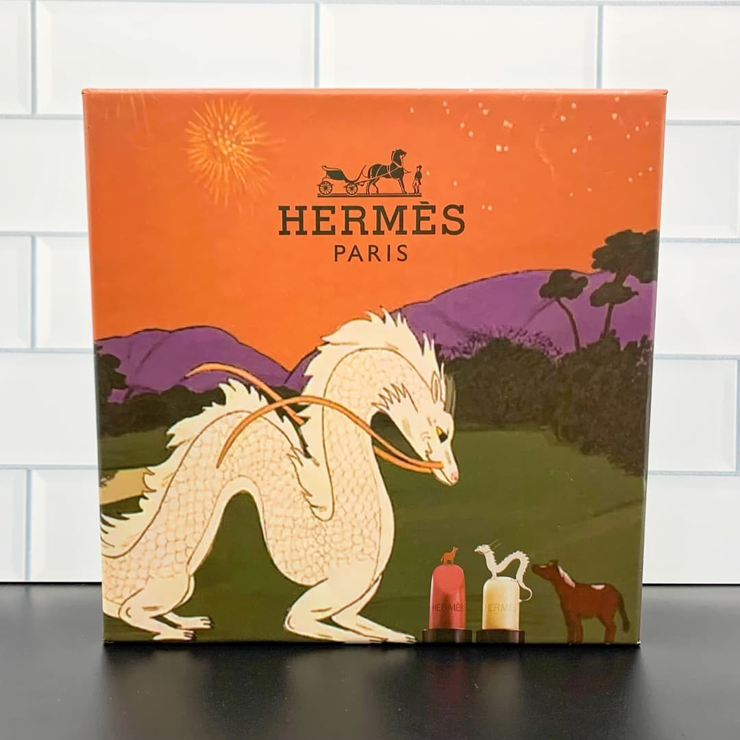 Hermes Spirit of the Dragon Lipstick Sample Set (5 pieces)! Includes: 1.5g*5. Shades: Satin 21#, 75#, Pink Rose 49#, Colorless Lip Balm #, Limited Edition Matte 75# (Note: Newest shades for the Year of the Dragon, 2024)
